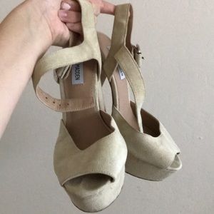 STEVE MADDEN PLATFORM HEELS